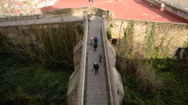 Napoli Italy January 2022 Tourists Walk Ramp Entrance Castel Sant Video de stock libre de derechos