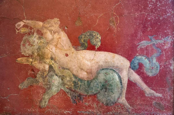 Roman Pompeian fresco representin mitolgical figures — Photo