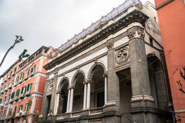 15. yüzyıl Santa Maria Della Sapienza Kilisesi Napoli, İtalya 'da Constantinopoli Caddesi' nde.