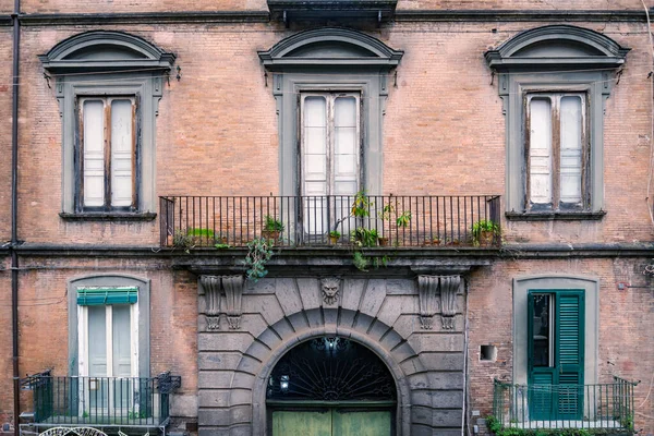 Kilátás Homlokzat Egy Történelmi Épületek Napoli Olaszország — Stock Fotó