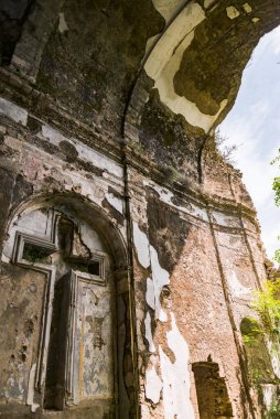 İtalya 'nın Campania bölgesindeki Caserta eyaletindeki kalıntılarıyla San Pietro Infine hayalet kasabası. Kasaba İkinci Dünya Savaşı 'nda San Pietro Muharebesi' nin yapıldığı yerdi.