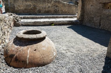 Napoli, İtalya yakınlarındaki Herculaneum kazısının manzarası