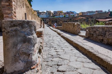 Napoli, İtalya yakınlarındaki Herculaneum kazısının manzarası