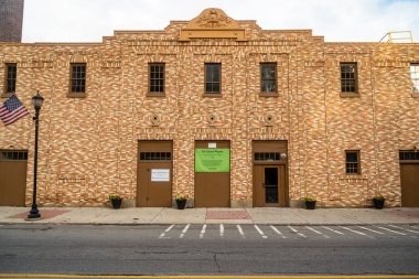 AUGUSTA, MAINE - 16 Ekim 2021: Maine 'in Augusta kentindeki tarihi Ana Cadde' deki Koloni Tiyatro Binaları