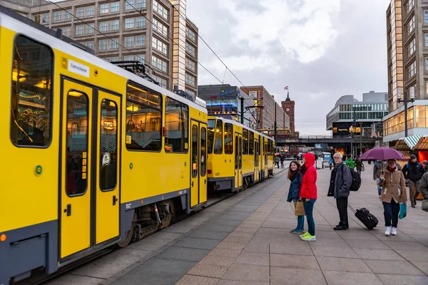 Berlin Germany April 2015 People Etaking Yellow Public Transportation Tram — Stock Photo, Image