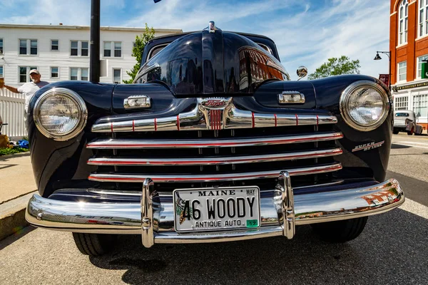 2016年7月30日 メイン州サコ 2016年7月30日に毎年恒例の展示会で古いアメリカ車 サコMeで 本展は毎年7月の最終土曜日にサコで開催されます — ストック写真