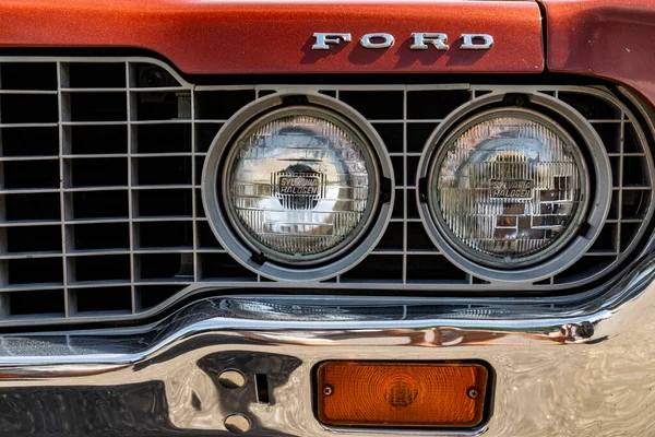 Régi amerikai autó az éves kiállítás Saco, Maine, USA — Stock Fotó