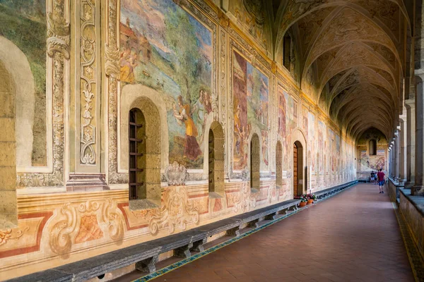 Architettura Del Chiostro Del Monastero Santa Chiara Nella Città Napoli — Foto Stock