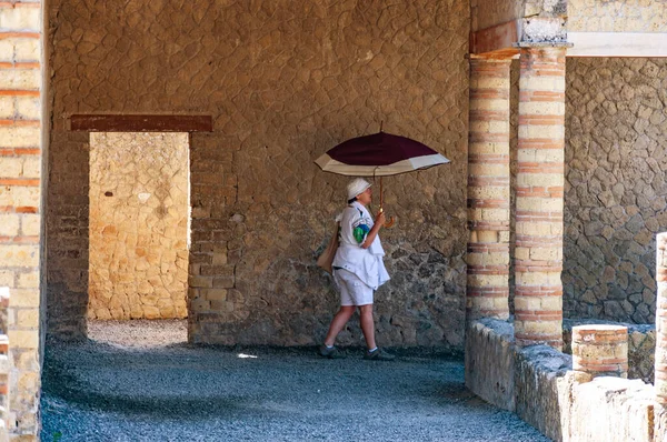 Herculaneum Napoli Italy July 2014 Tourist Walks Roman House Herculaneum — Stockfoto