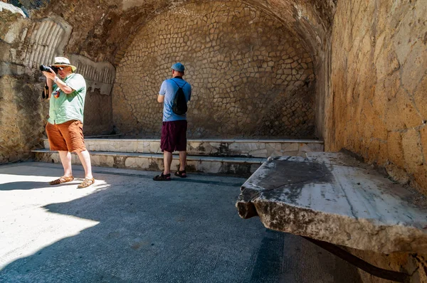 Hercolaneum Italy July 2014 View Herculaneum Excavation Tourists Enjoyng Place — 图库照片