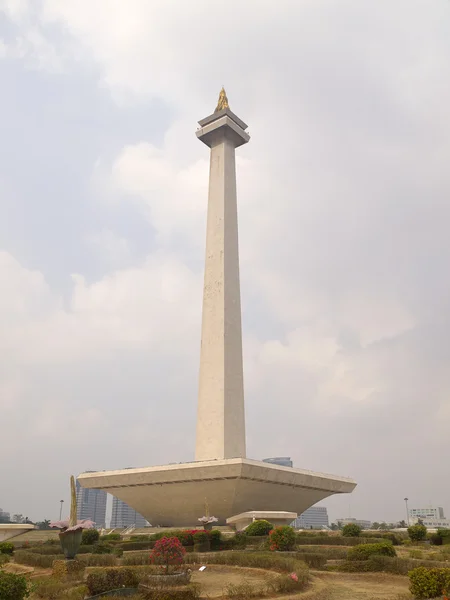 Blick auf das Nationaldenkmal Monas in Jakarta — Stockfoto