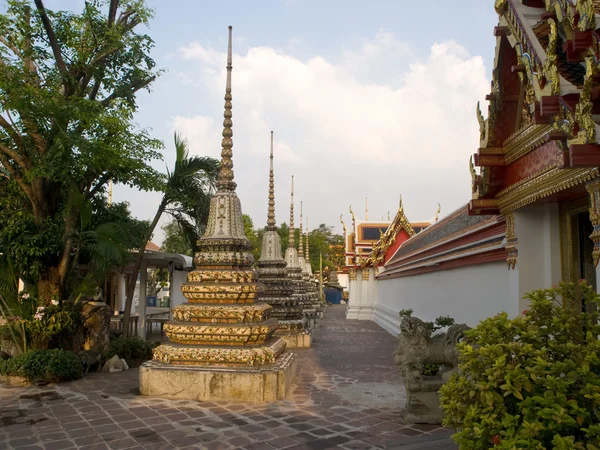 Wat Pho reclining buddha — Stockfoto