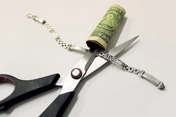Scissors and money — Φωτογραφία Αρχείου