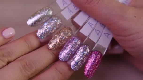 Tonos Brillantes Gel Esmalte Paleta Una Mujer Elige Color — Vídeos de Stock