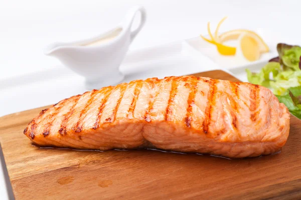 ızgara biftek balıkla