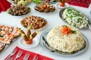 Yemek servisi.