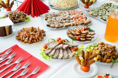 Yemek servisi.