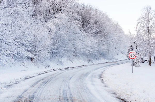 Estrada de inverno — Fotografia de Stock