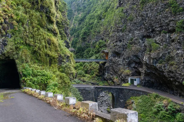 Parte Perigosa Velha Estrada Com Rockfall Costa Norte Ilha Madeira — Fotografia de Stock