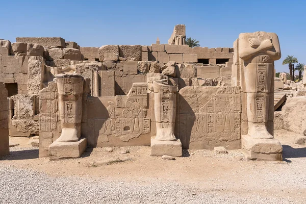 一般的にカルナックとして知られているカルナック神殿複合体は エジプトの寺院 礼拝堂 パイロン その他の建物の広大な組み合わせで構成されています — ストック写真