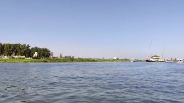 Luksor, Mısır'ın Nil Nehri geçerken