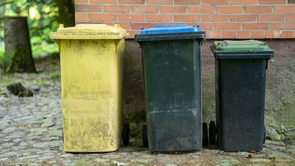 Three Recycle Bins Standing House Wall — Stock Photo, Image