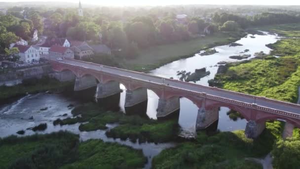 Beautiful Sunny View River Venta Flowing Old Brick Bridge Old — Stock Video
