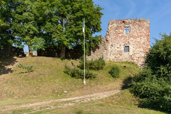Aizpute Castle Ruins Sunny Day Aizpute Latvia — Stockfoto