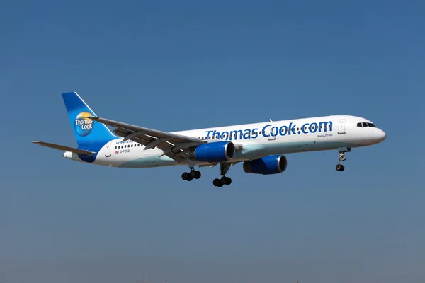 Thomas Cook Boeing 757-200 — стокове фото
