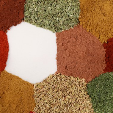 renkli baharat ve otlar