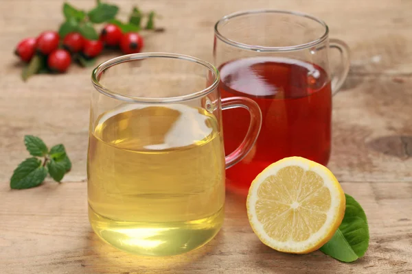 Красный и желтый чай — стоковое фото
