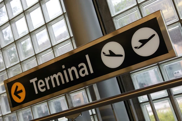 Terminal building at an airport — Stock Photo, Image