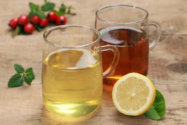 Лимонный чай с руибосом — стоковое фото