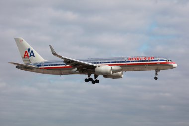 American Airlines Boeing 757-200 clipart