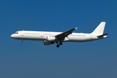 Gökyüzünde bir uçak