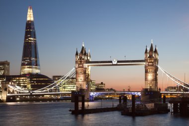 London tower bridge ve parça