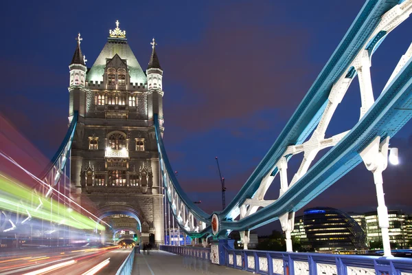 Puente Torre de Londres por la noche — Foto de Stock