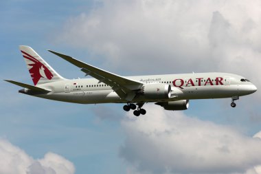 Qatar Airways Boeing 787 Dreamliner clipart