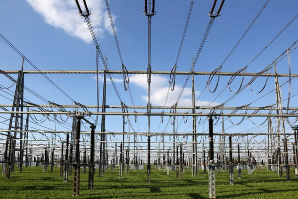 Elektrische onderstation voor zware stroom met weerstanden — Stockfoto