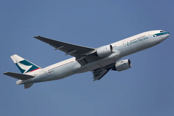 Cathay Pacific Boeing 777-200 — Photo