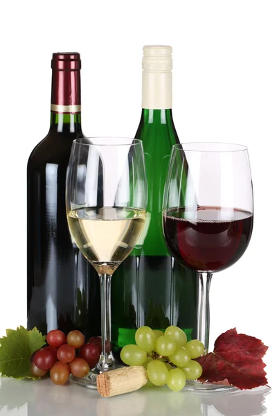 Červené a bílé víno v lahvích, samostatný — Stock fotografie