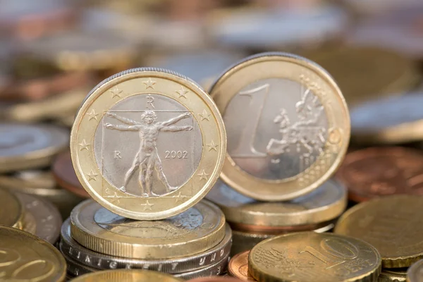 Één euro munt uit Italië — Stockfoto