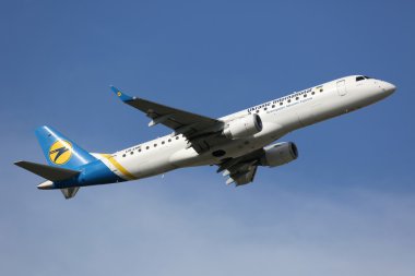 Ukrayna uluslararası embraer erj-190