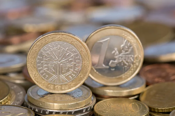 Één euro munt uit Frankrijk — Stockfoto