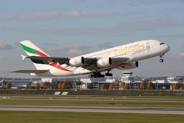 Emirlikleri Airbus A380 — Stok fotoğraf