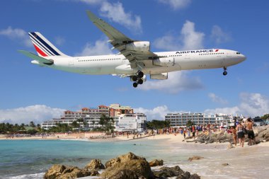 Air France Airbus A340-300 landing St. Maarten clipart