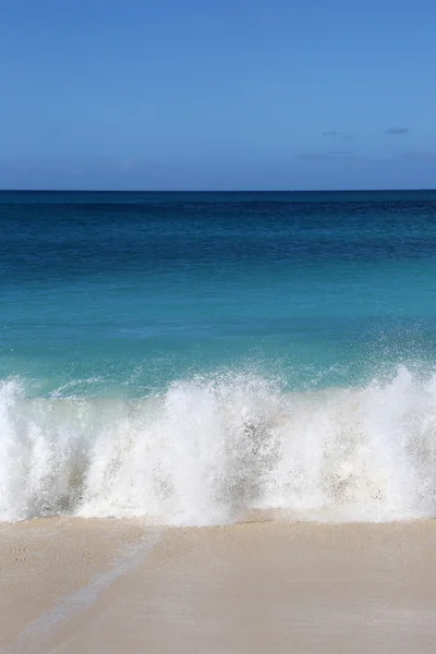 Plaj ve tatil deniz dalgaları — Stok fotoğraf