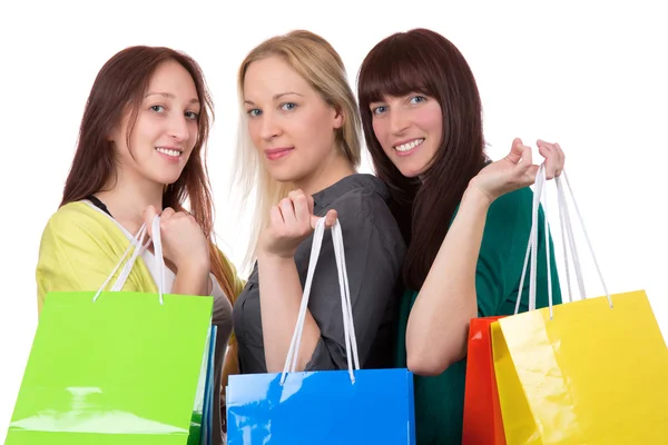 Groupe de jeunes femmes souriantes qui s'amusent en faisant du shopping — Photo