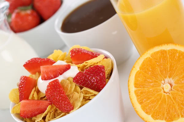 健康的早餐有水果谷物、 橙汁和咖啡 — 图库照片