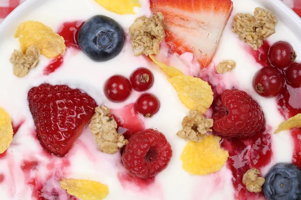 Yogurt di cereali di frutto per colazione dall'alto — Foto Stock